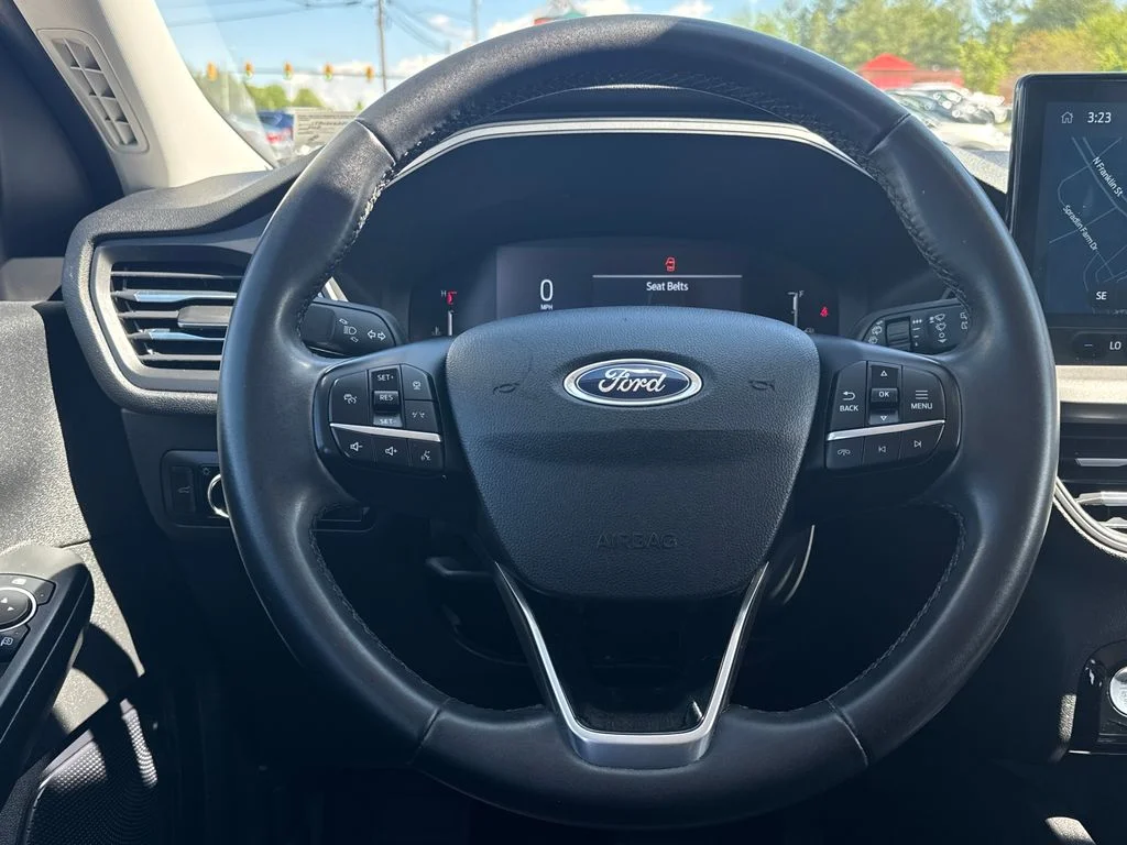 Used 2023 Gray Ford Active image 15