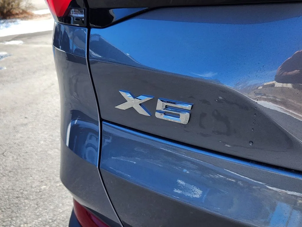 New 2026 Skyscraper Grey Metallic BMW xDrive50e image 20