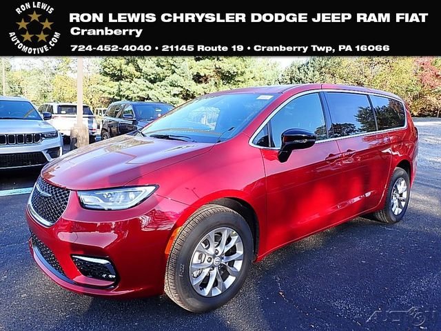 2026 Chrysler Pacifica Select AWD's photo