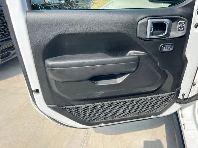 Used 2025 White Jeep Rubicon image 10