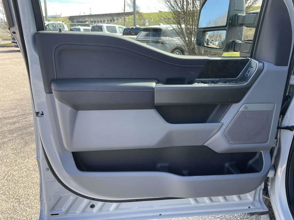 New 2026 Avalanche Ford F-250® XLT image 15