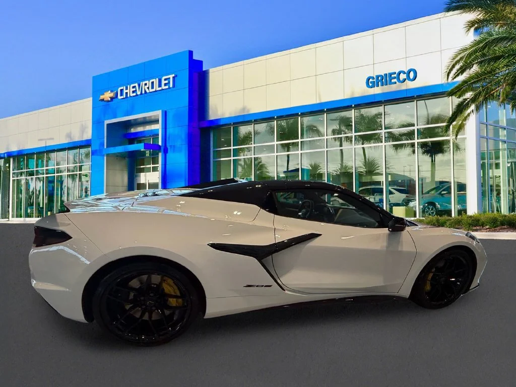 New 2027 Arctic White Chevrolet 2LZ image 8
