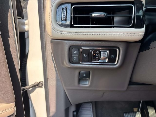 Used 2022 Pearl Metallic Lincoln Reserve image 20