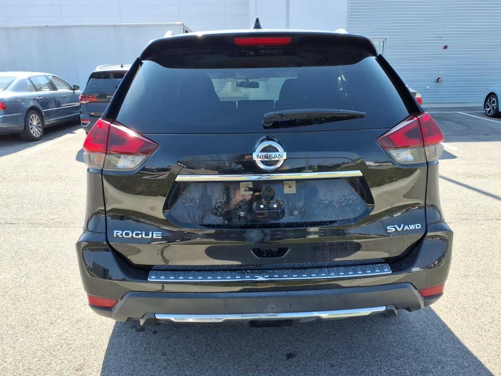 Used 2018 Black Nissan AWD SV image 6