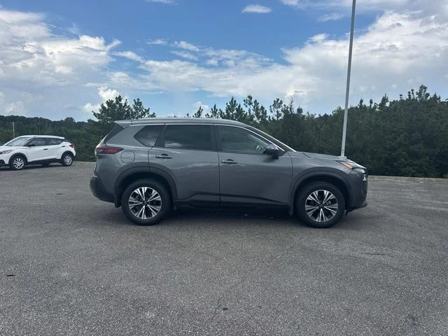 Used 2023 Gray Nissan SV image 3