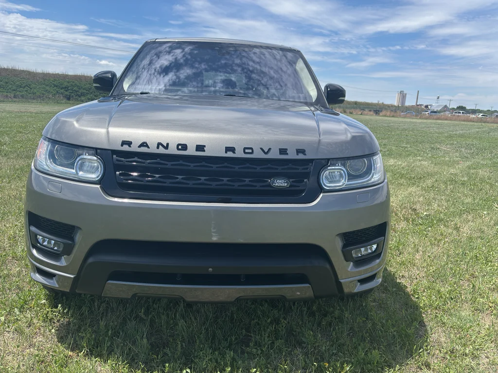 Used 2017 Silicon Silver Metallic Land Rover Autobiography image 16