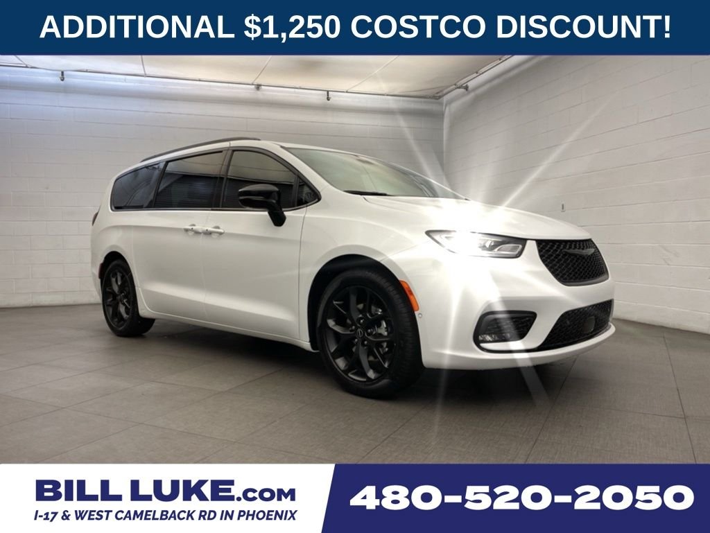 2026 Chrysler Pacifica Select's photo