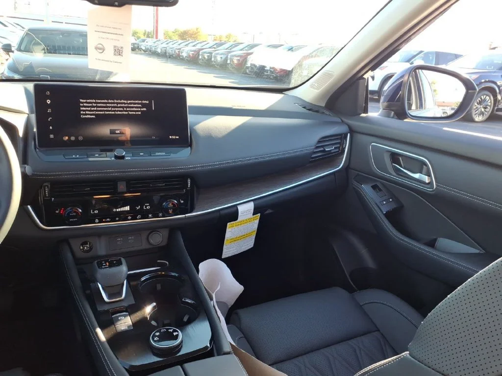 New 2026 Deep Ocean Blue Pearl Nissan Platinum image 9