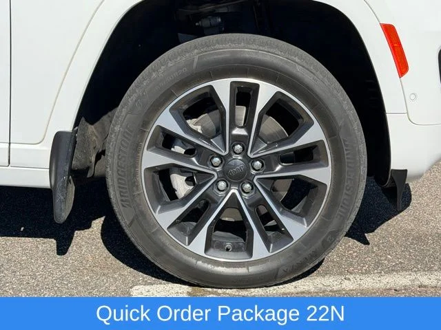 Used 2023 White/off-white Jeep Overland image 13