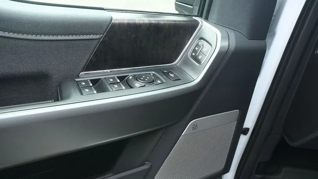 New 2026 Oxford White Ford F-350® Lariat® image 15