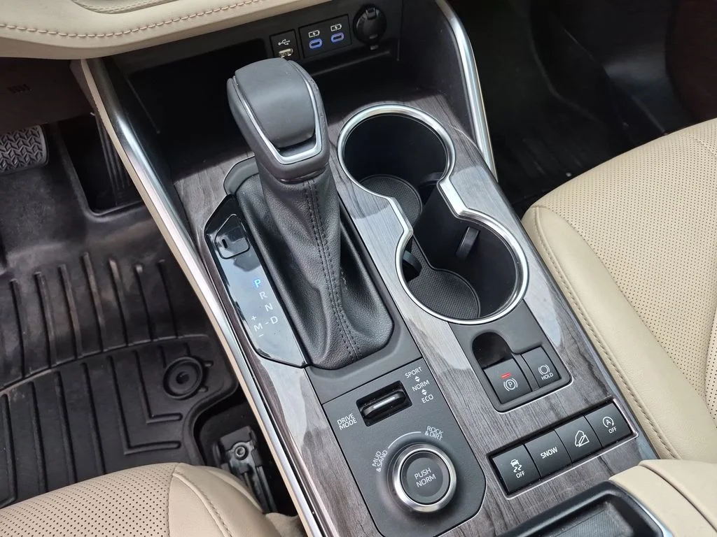Used 2022  Toyota Platinum image 28