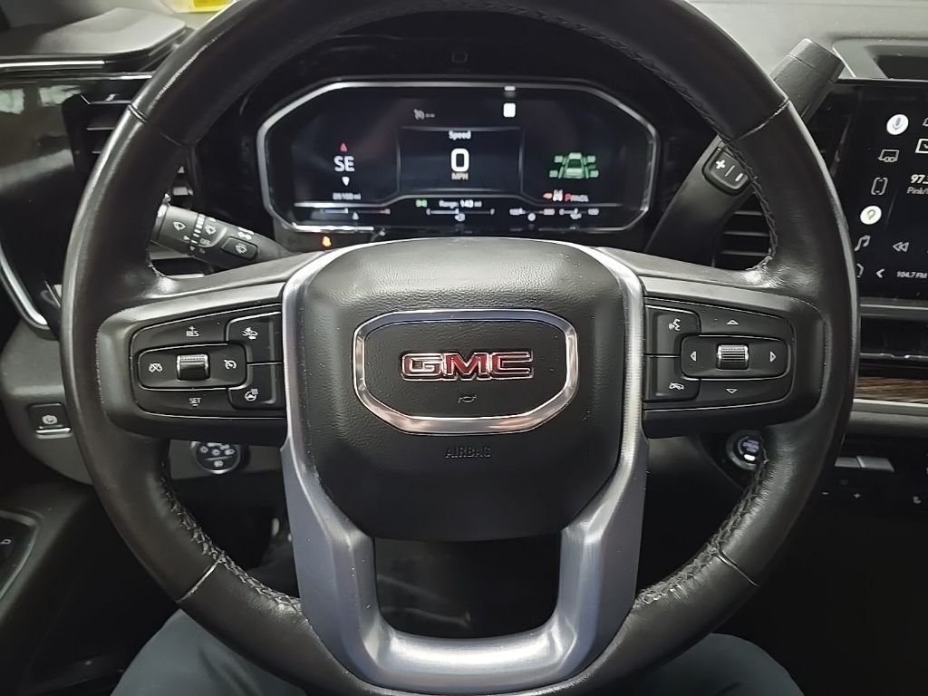 Used 2022 Silver GMC Elevation image 18
