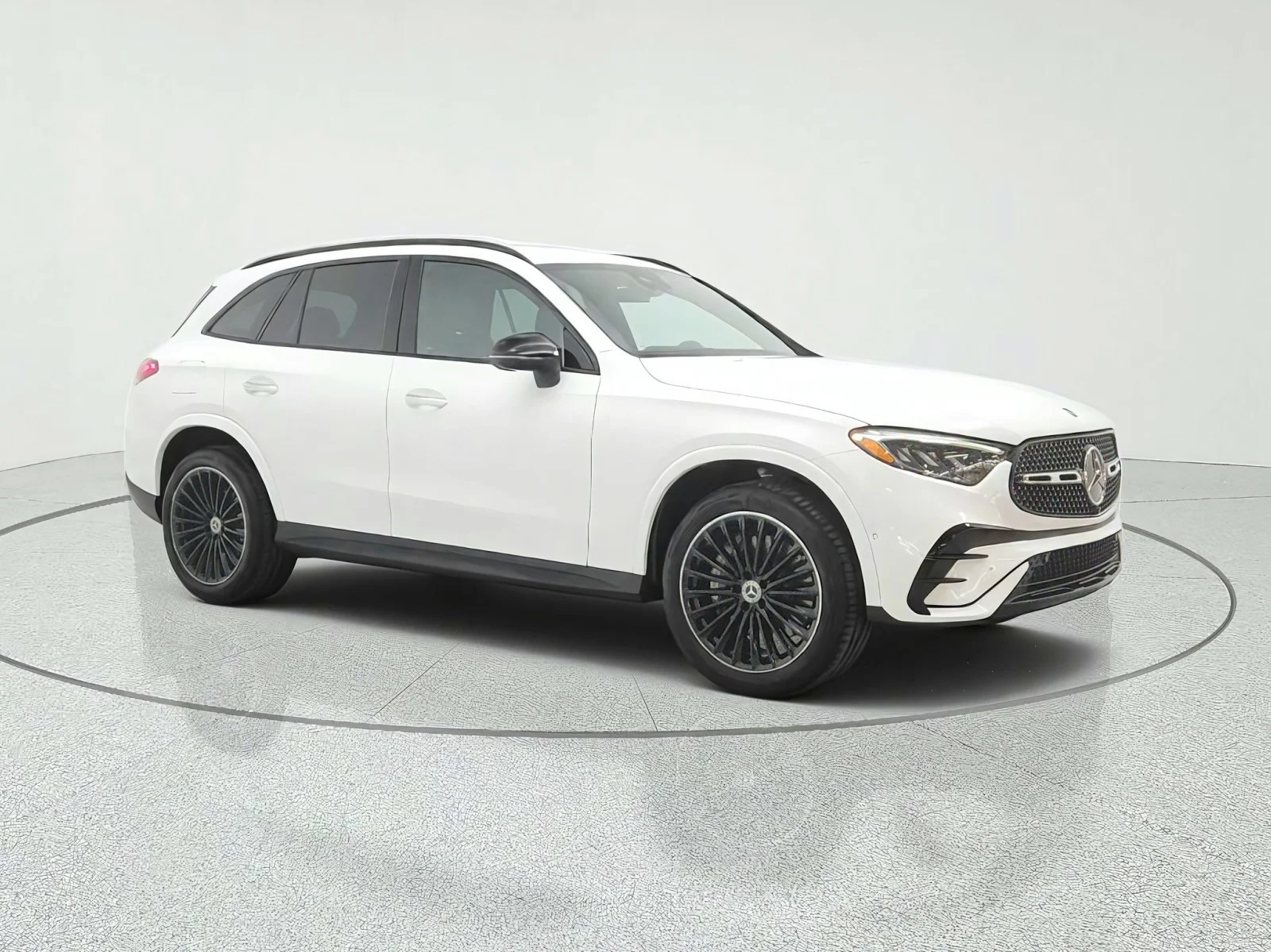 Used 2024 Polar White Mercedes-Benz GLC 300 SUV image 3
