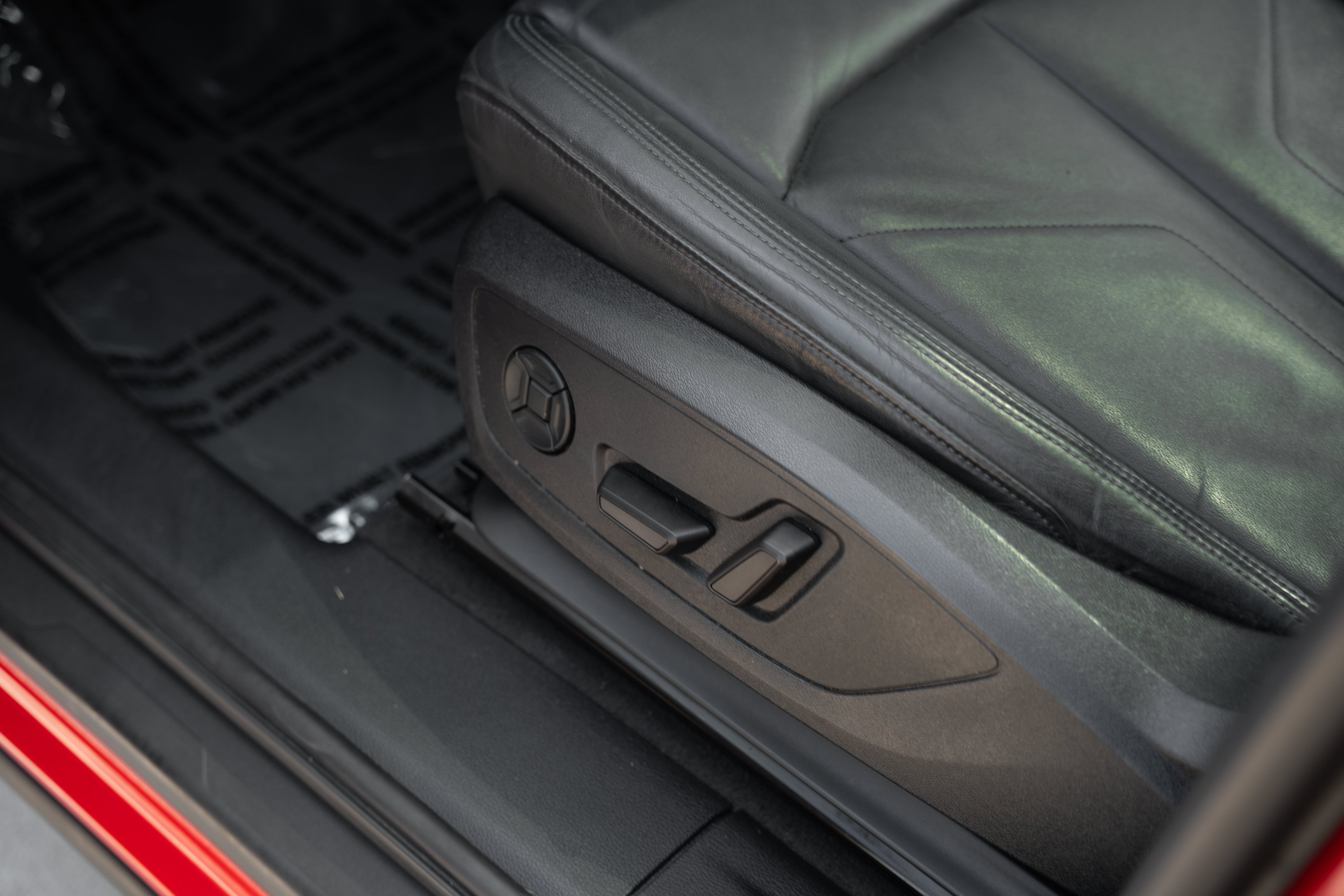 Used 2019 Tango Red Metallic Audi Premium image 17