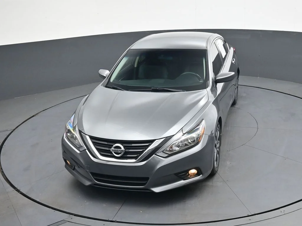 Used 2017 Gray Nissan 2.5 SR image 37