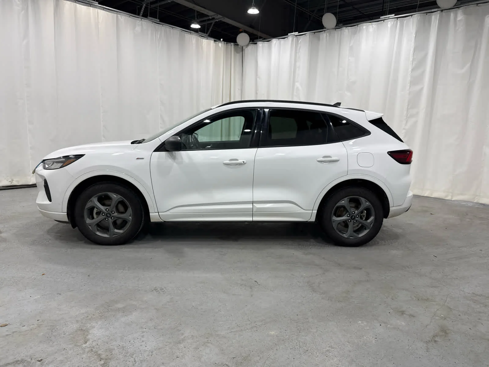 Used 2023 Whi/white Ford ST-Line image 2