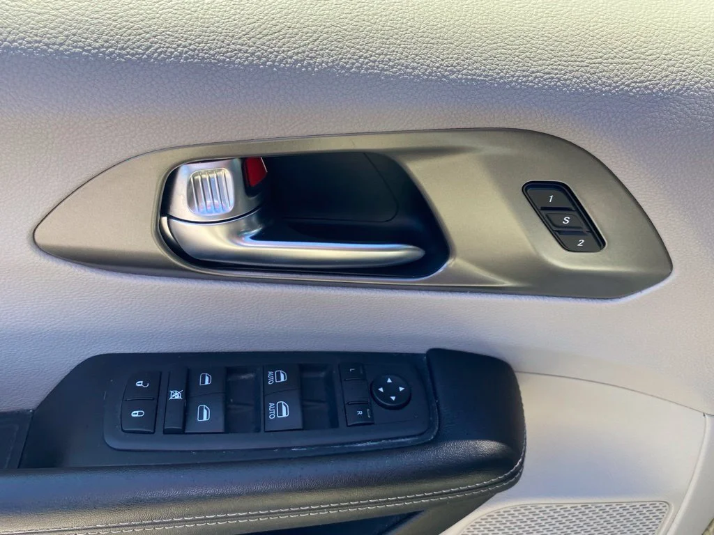 Used 2023 Gray Chrysler Touring L image 22