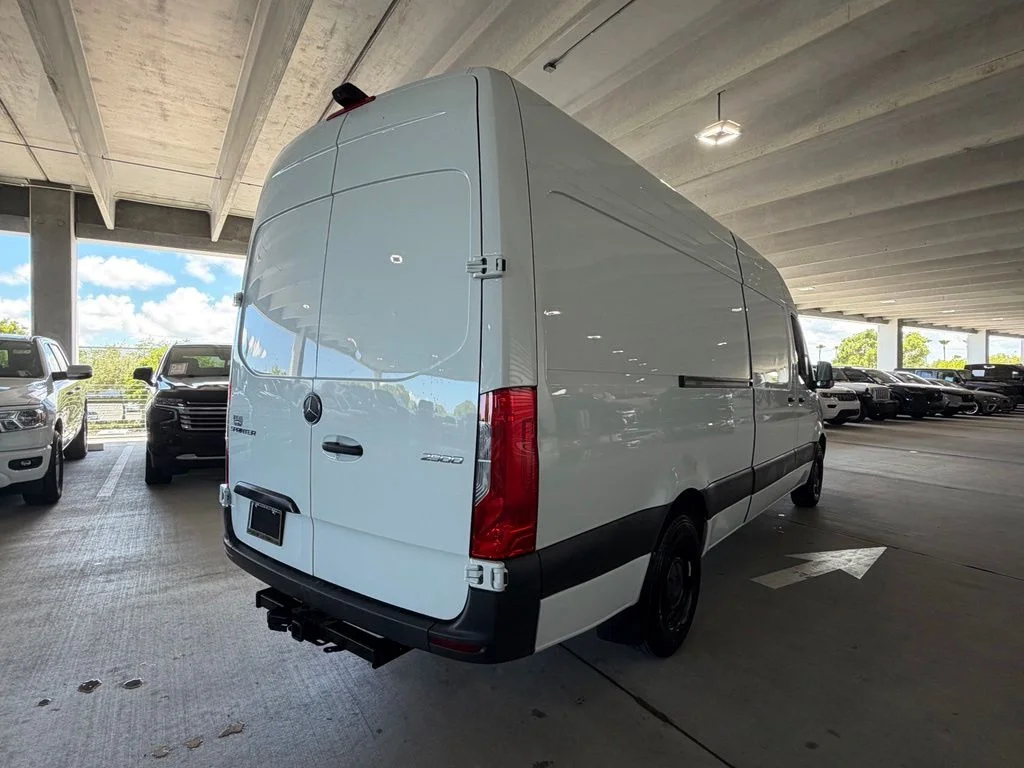 Used 2025 White Mercedes-Benz Cargo 170 WB image 6