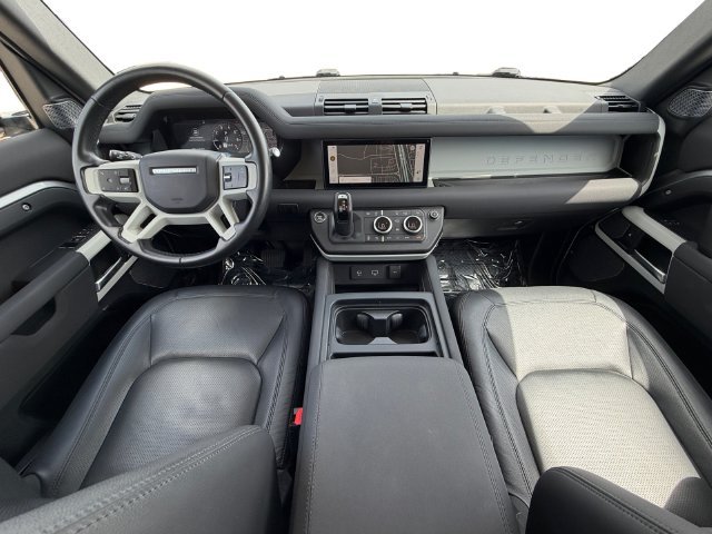 Used 2023 Eiger Grey Metallic Land Rover S image 12