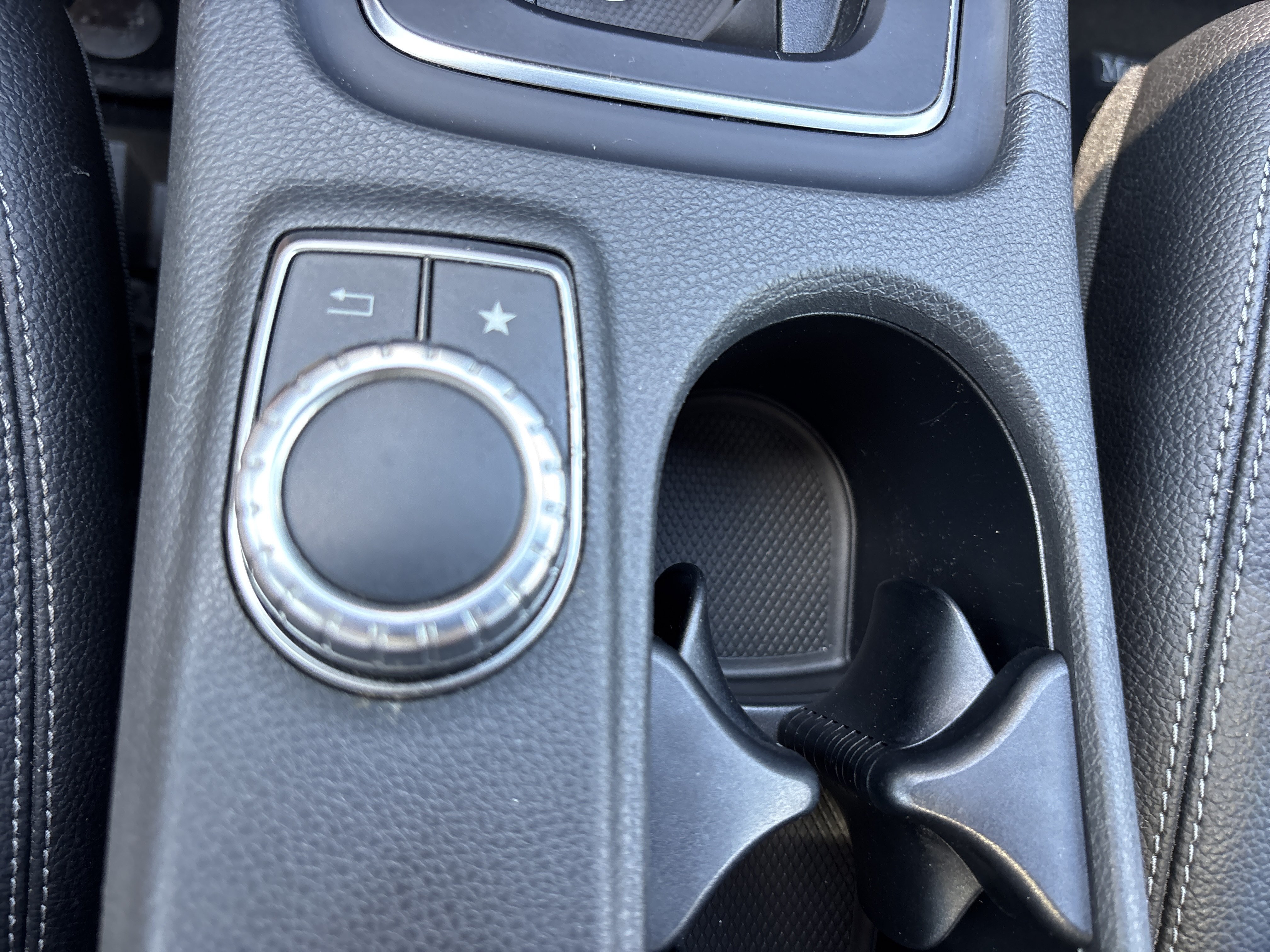 Used 2019 Cosmos Black Metallic Mercedes-Benz GLA 250 4Matic image 38