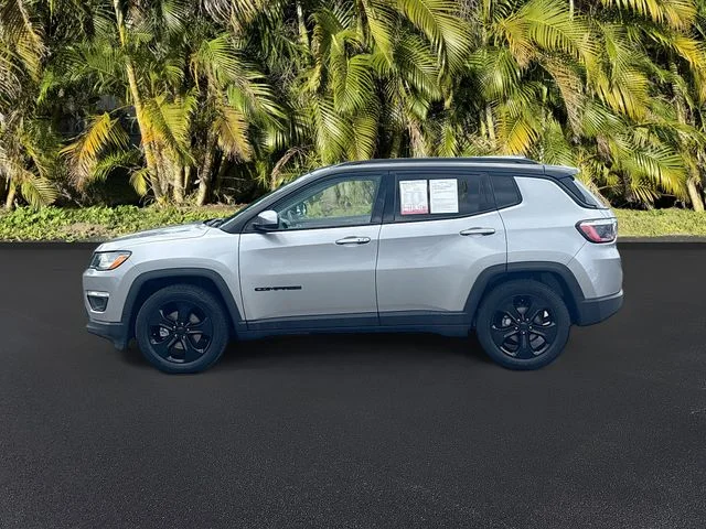 Used 2021 Silver Jeep Latitude image 8