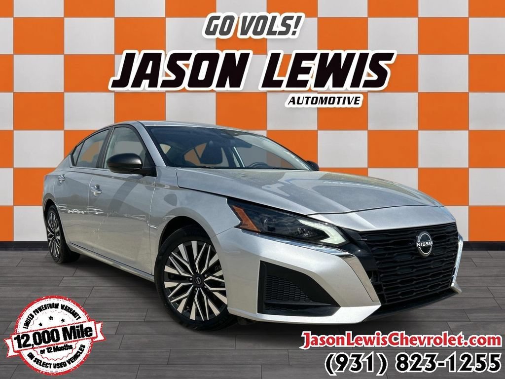 Used 2024 Brilliant Silve Nissan 2.5 SV image 1
