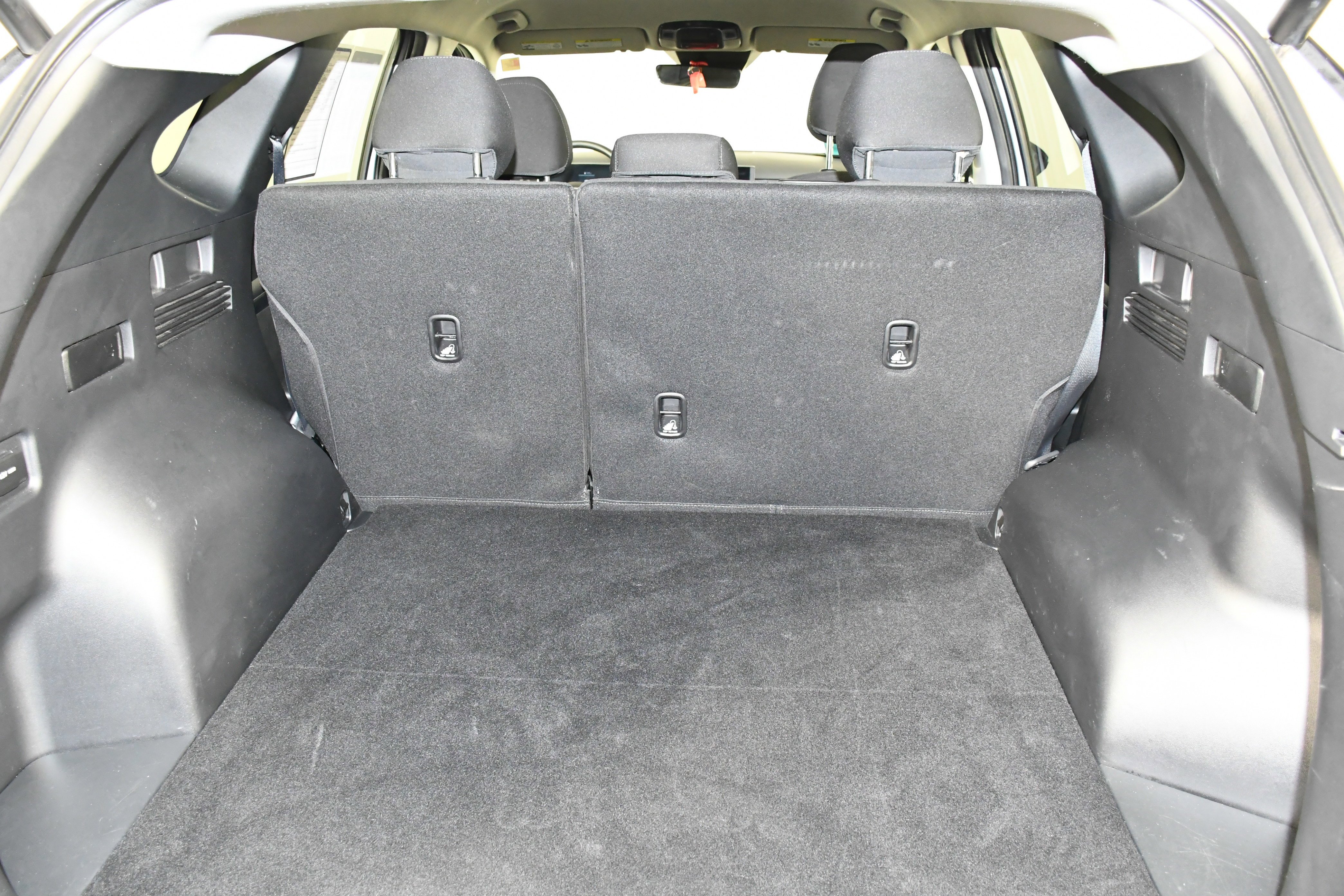 Used 2025 Shimmering Silver Hyundai SEL image 49