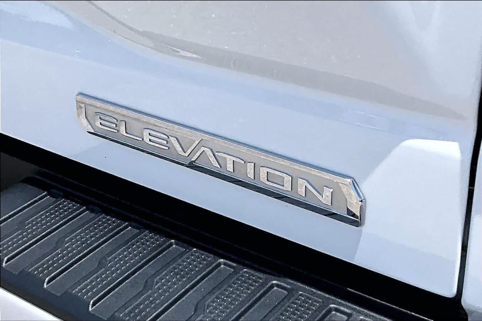 Used 2026 Summit White GMC Elevation image 10