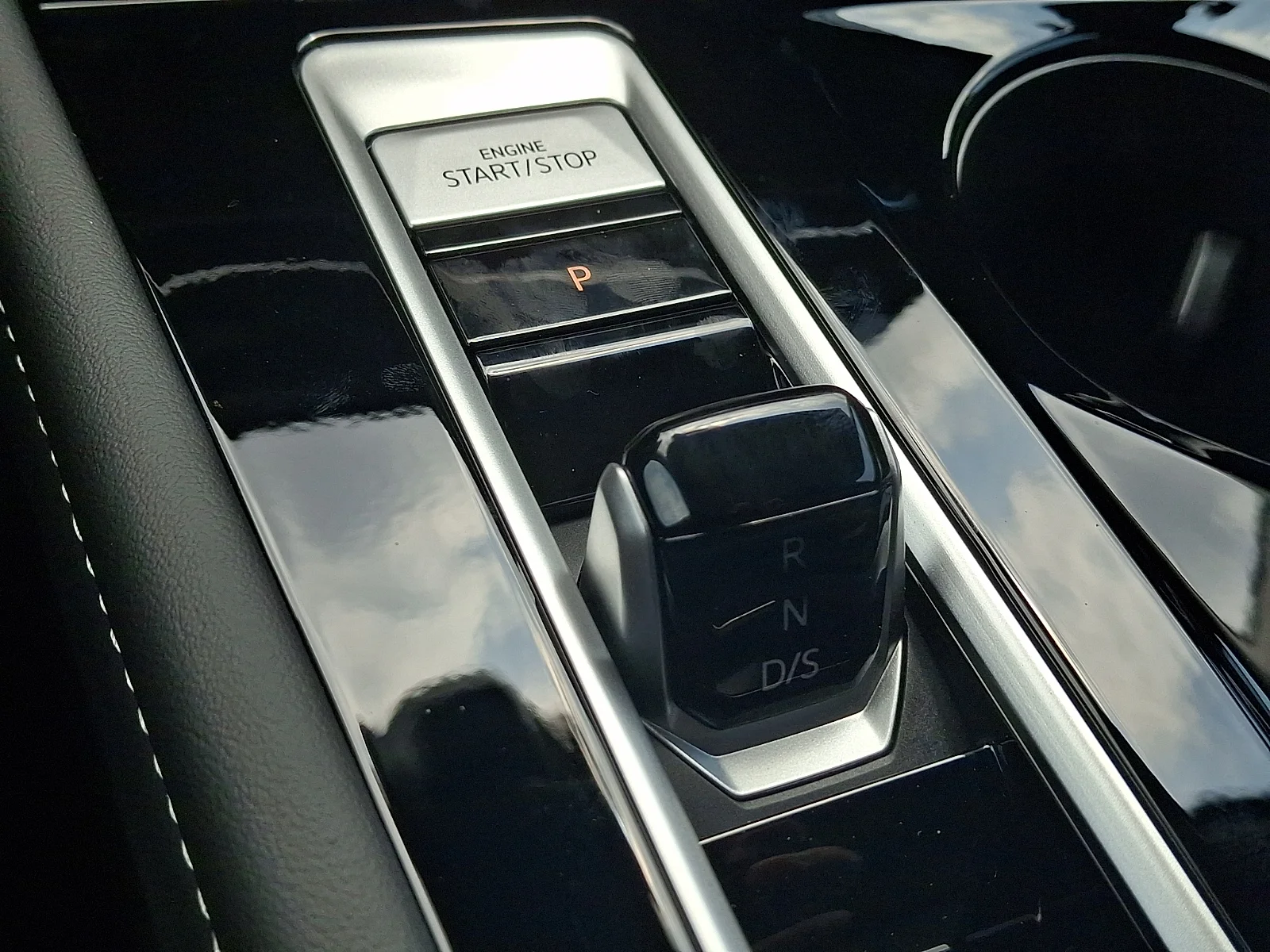 New 2026 pure gray - J2J2 Volkswagen SEL image 8