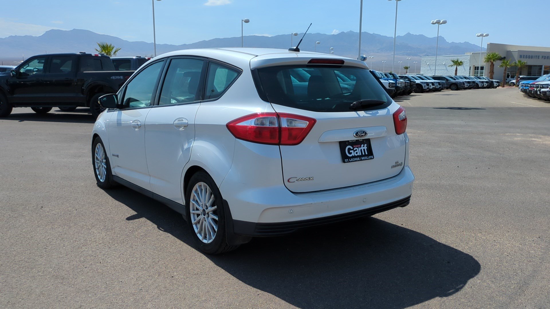 Used 2015 White Platinum Clearcoat Metallic Ford SE image 5