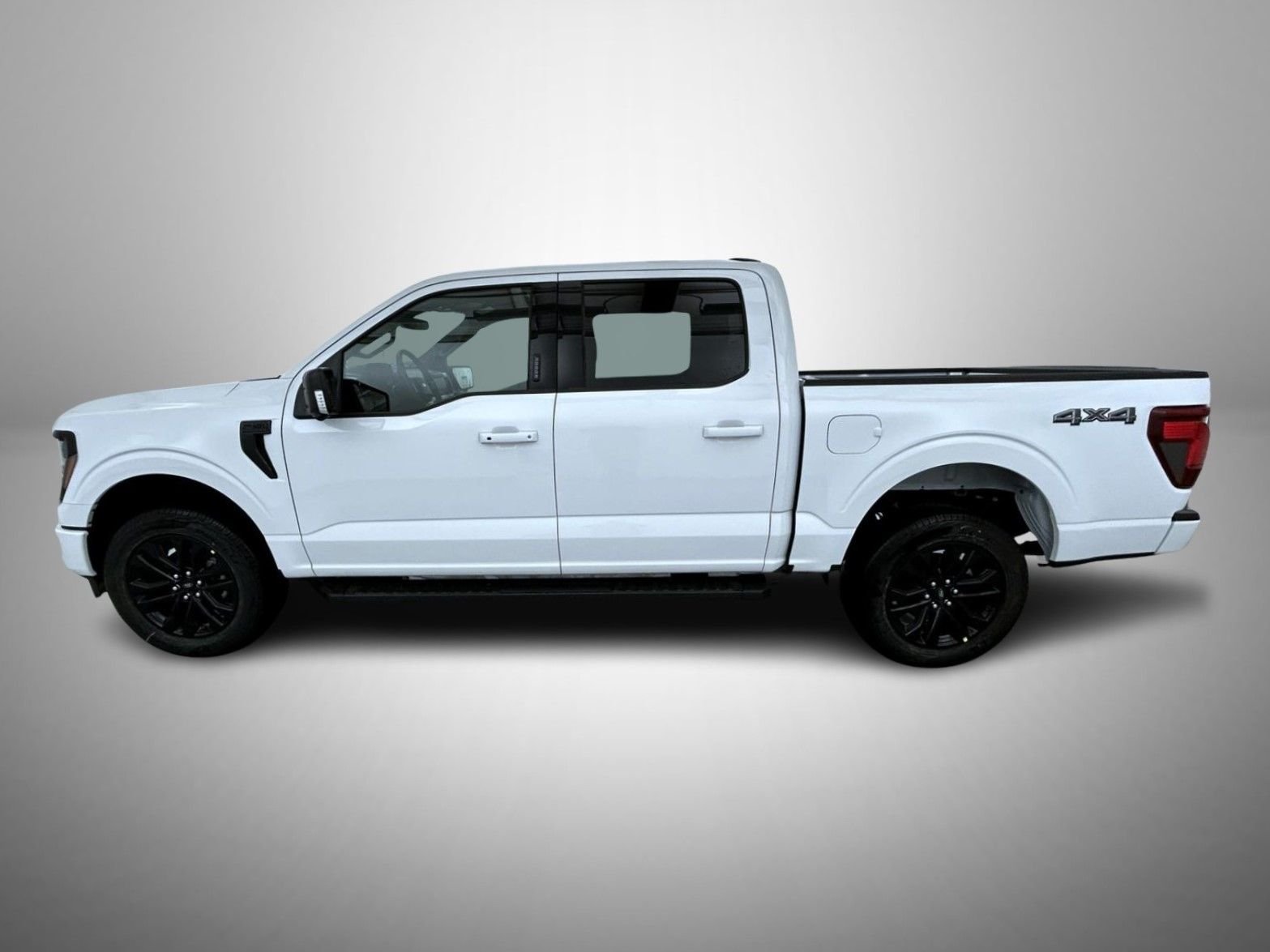 New 2026 Oxford White Ford XLT image 8