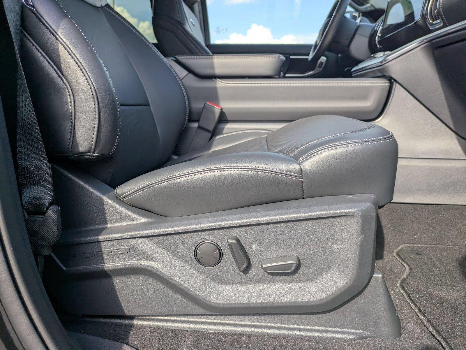 New 2026 Agate Black Metallic Ford MAX Platinum® image 37