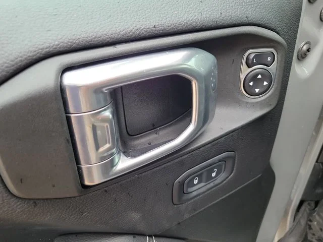 Used 2022 Gray Jeep Overland image 19