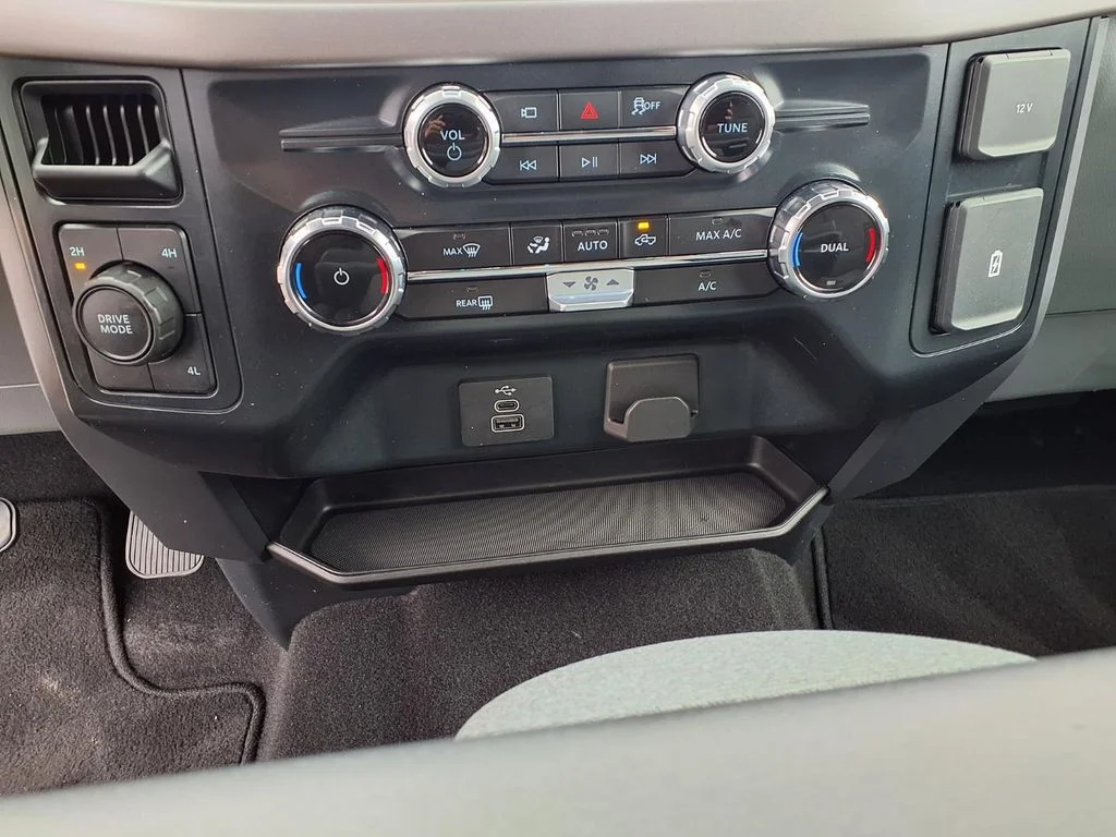 Used 2025 Silver Ford XLT image 13