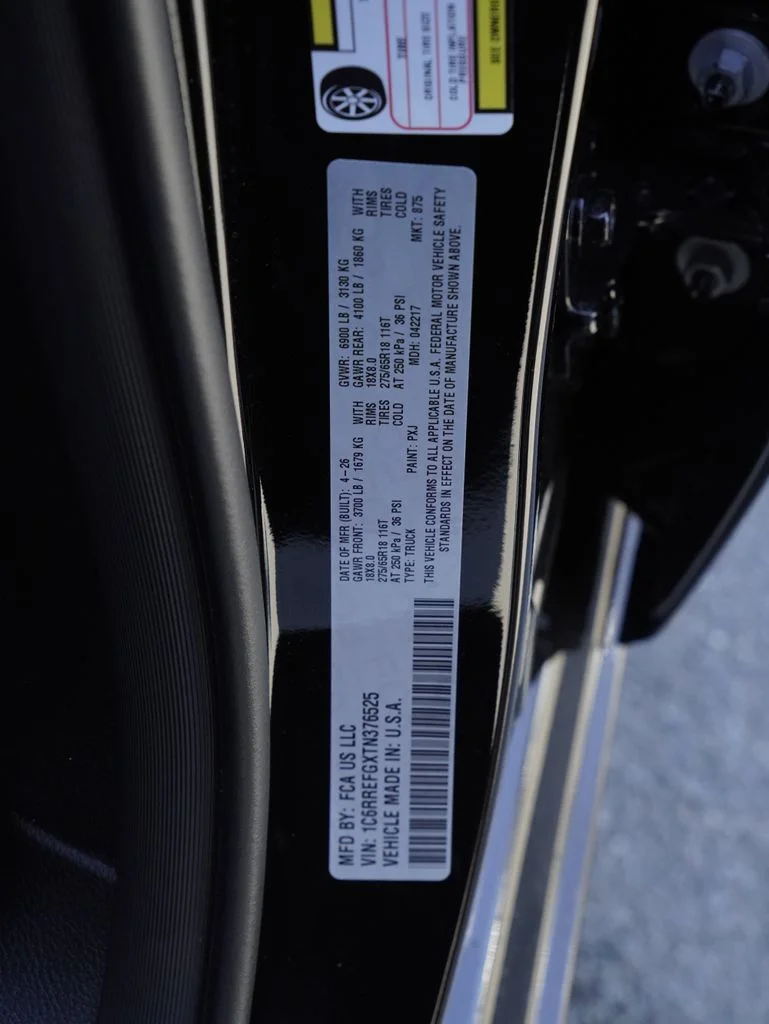 New 2026 Diamond Black Crystal Pearl-Coat Exterior Paint RAM Big Horn/Lone Star image 33