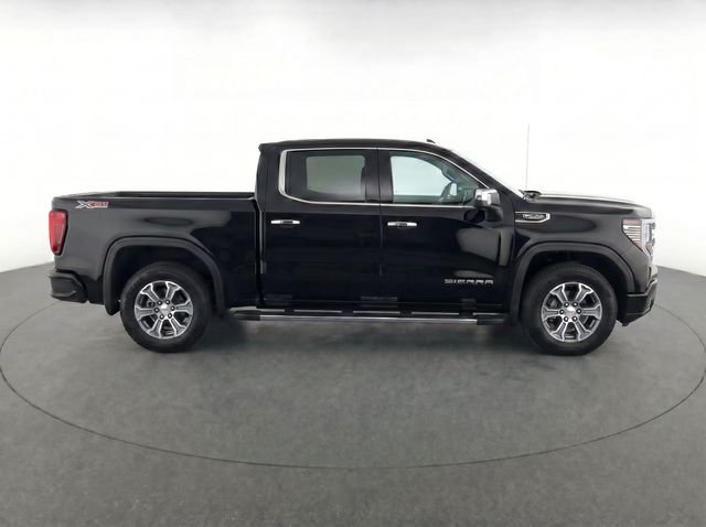 Used 2022 Black GMC SLT image 7
