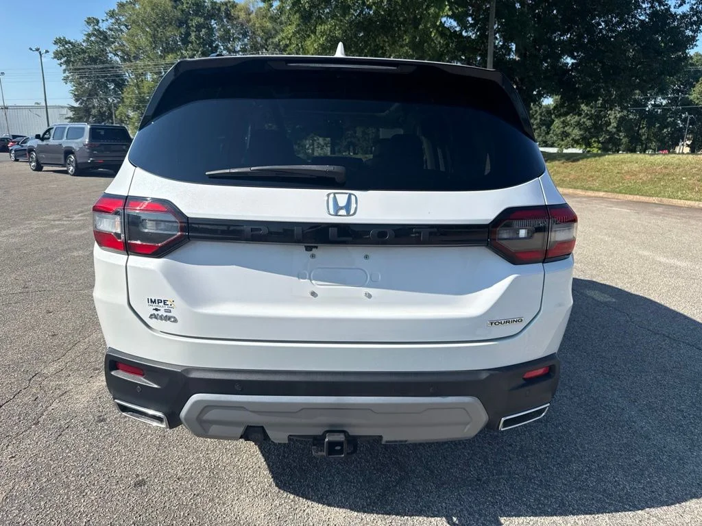 Used 2023  Honda Touring image 4