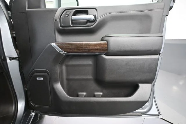 Used 2021 Silver GMC Elevation image 37