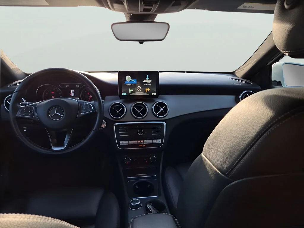 Used 2018 Black Mercedes-Benz GLA 250 image 27