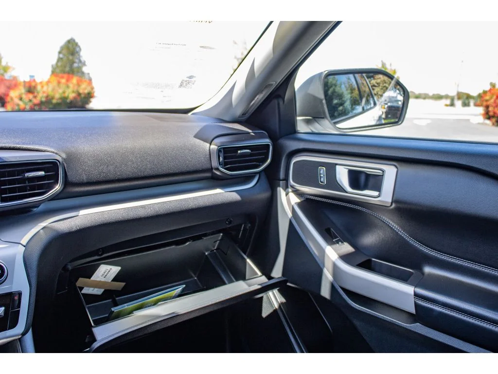 Used 2023 Oxford White Ford XLT image 54