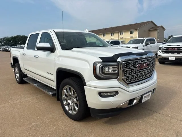 2016 GMC Sierra 4WD Crew Cab Short Box's photo