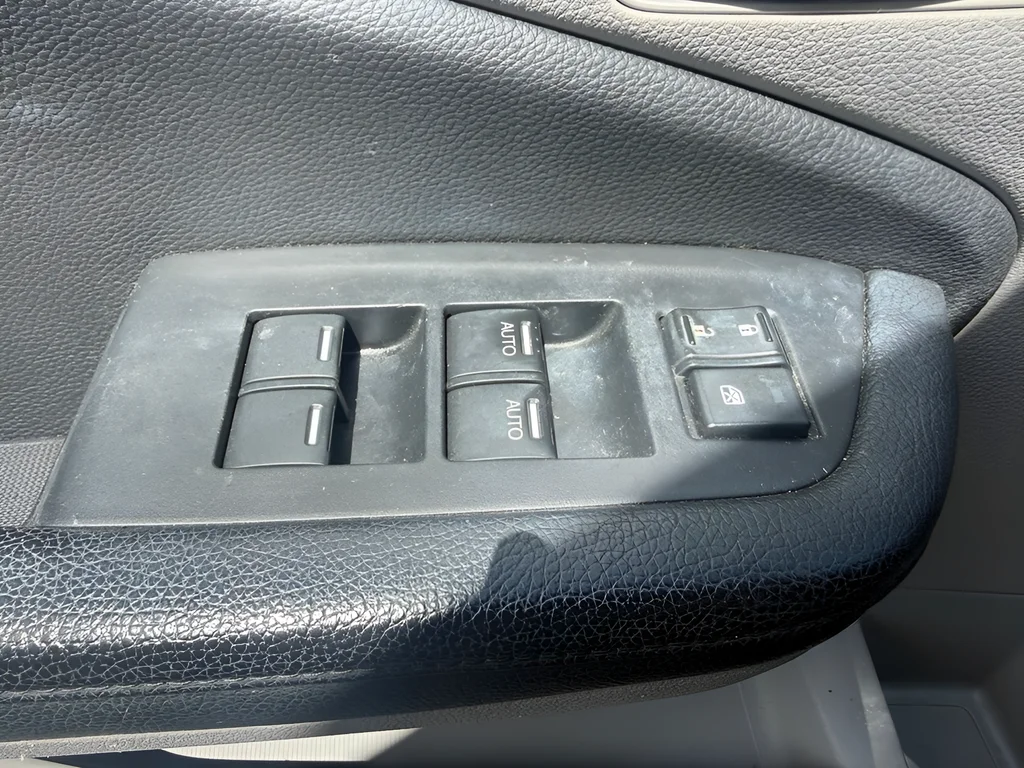 Used 2016 Lunar Silver Metallic Honda EX-L image 26