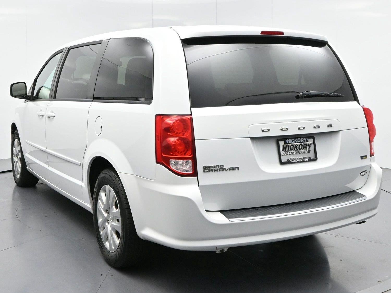 Used 2017 White Knuckle Clearcoat Dodge SE image 6