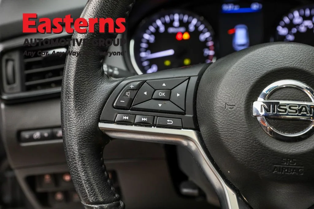 Used 2019 Gray Nissan SL image 15