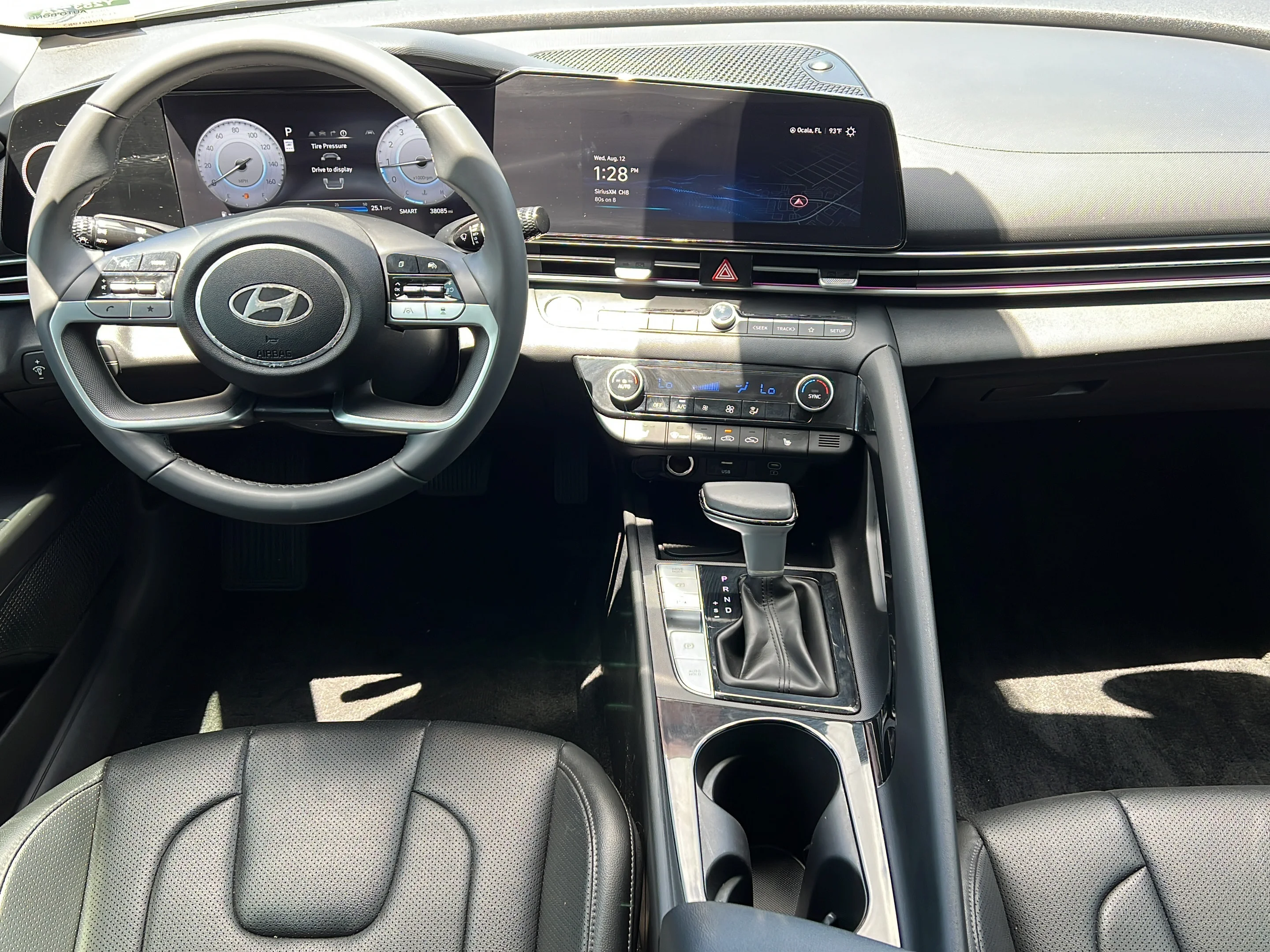 Used 2024 Fluid Metal Hyundai Limited image 10