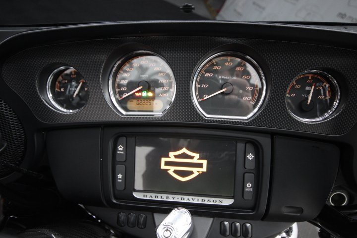 2019 Harley Davidson Electra Glide Standard FLHT photo 3