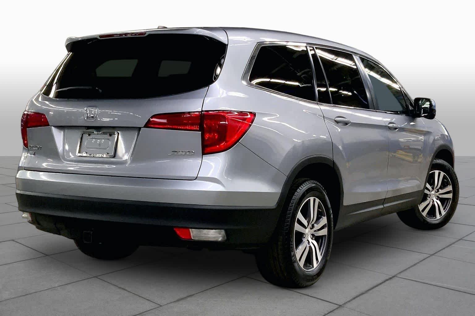Used 2017 Lunar Silver Metallic Honda EX-L image 13