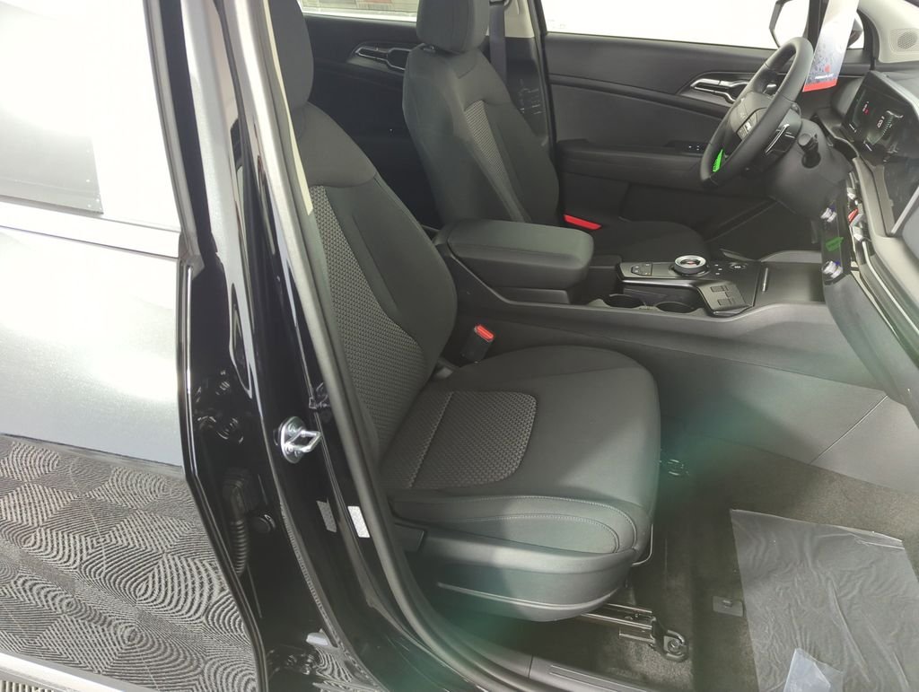 New 2026 Fusion Black Kia LX image 35