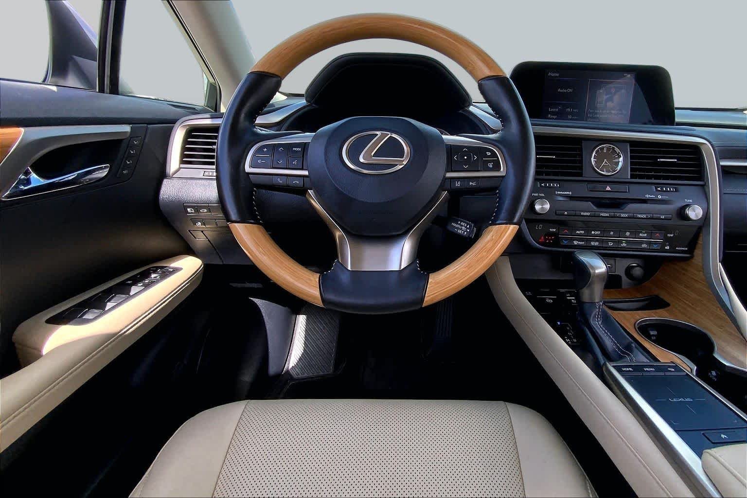 Used 2021 Eminent White Pearl Lexus  image 6