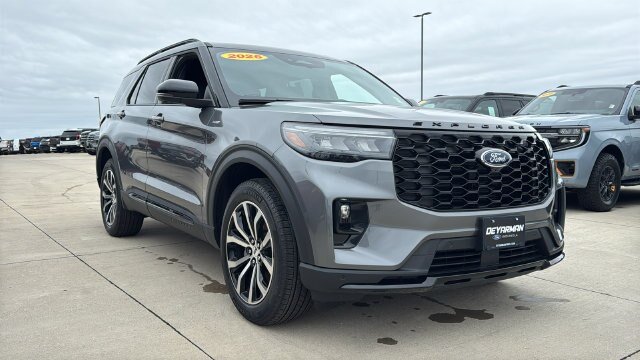 New 2026 Carbonized Gray Metallic Ford ST-Line image 35